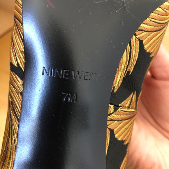 Nine West gold pattern pumps - Picture 6 of 6